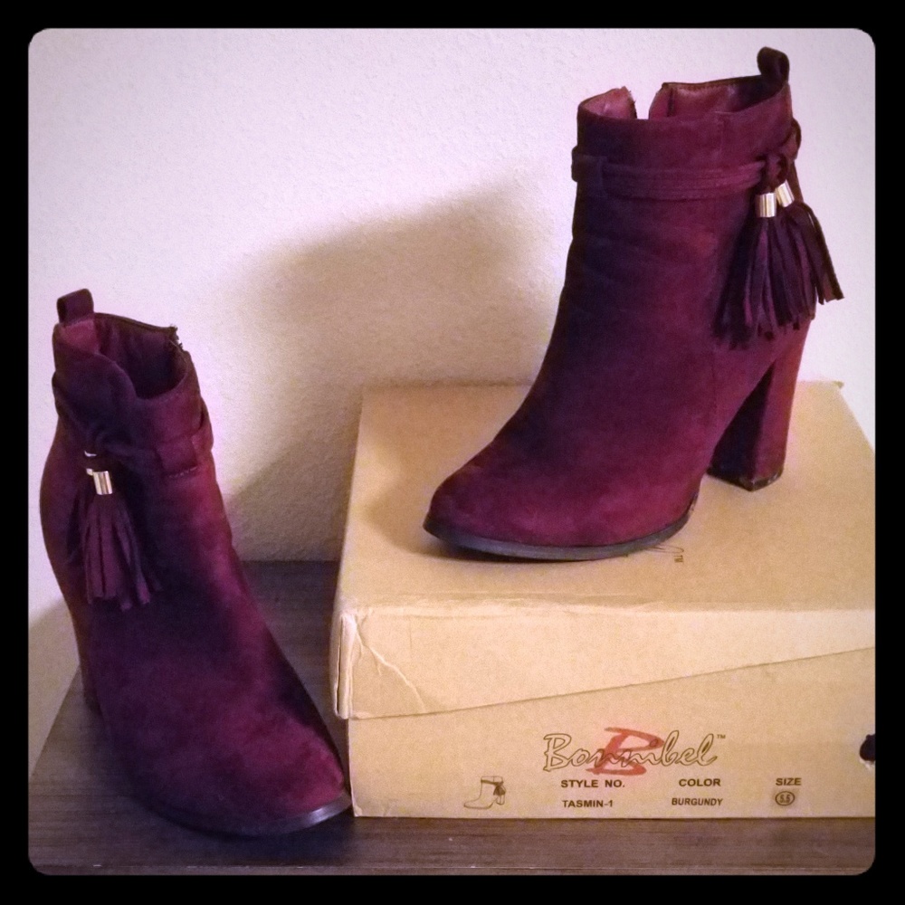 Burgandy ankle boots with tassle